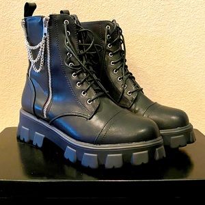 Hot Topic Black Platform Boots